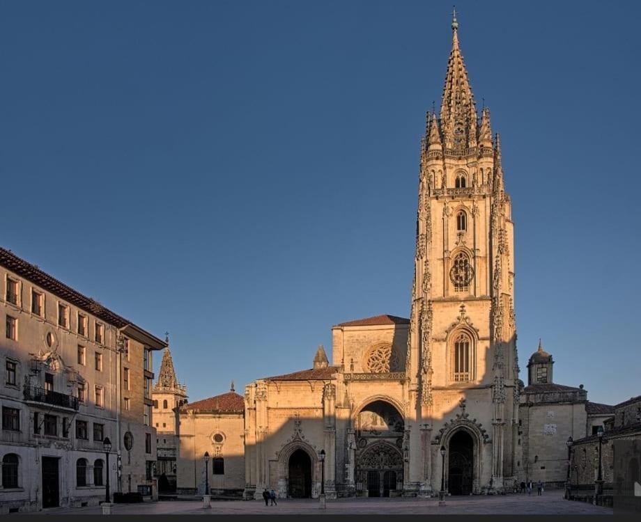 Alojamiento Oviedo 2 Con Parking Exterior photo